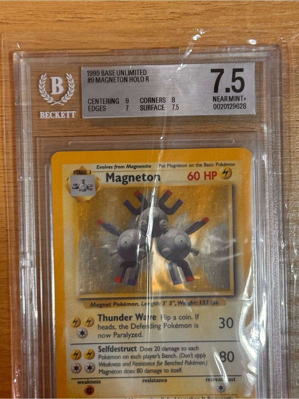 Pokemon Magneton base set Holo 7.5 Beckett Graded Card - Picture 3 of 5